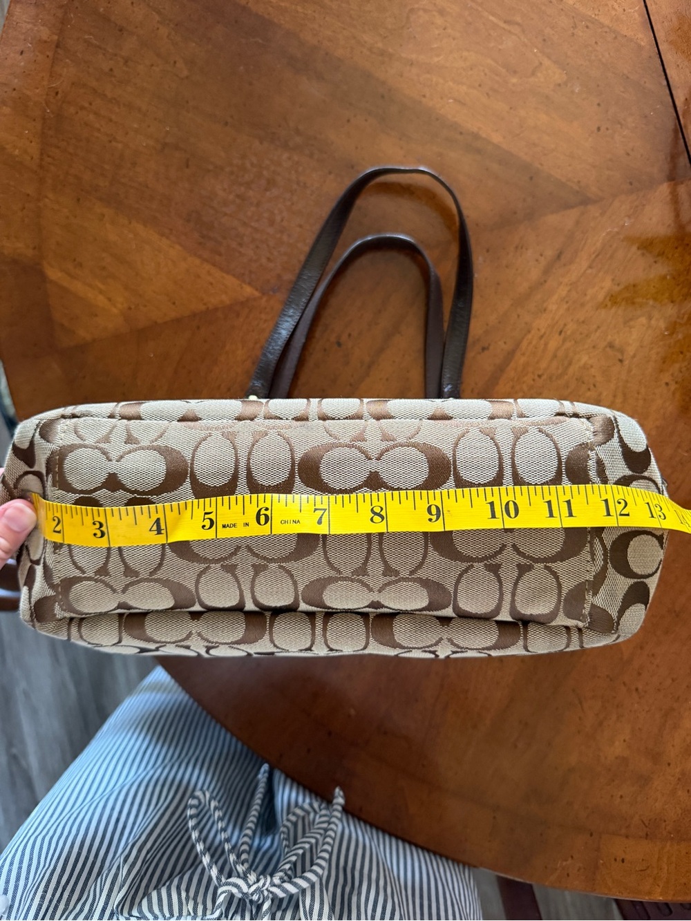 Coach Gallery Signature Zip Tote - Picture 11 of 12